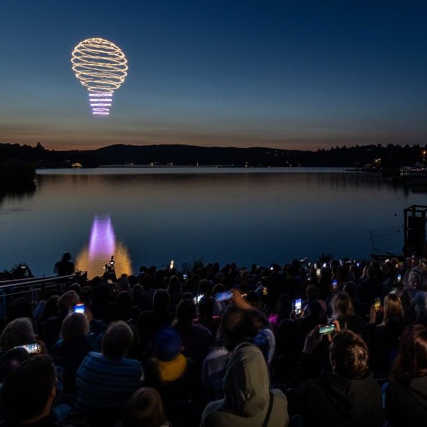 Dronovou show namluvila umělá inteligence